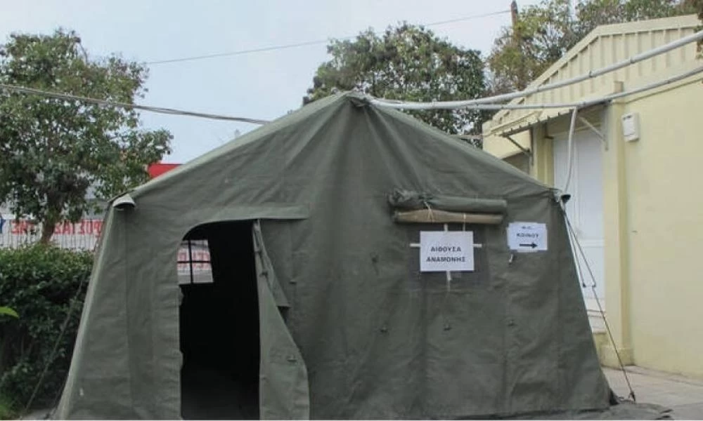 Διδυμότειχο - Κορωνοϊός: Στρατιωτικές σκηνές στο προαύλιο του νοσοκομείου